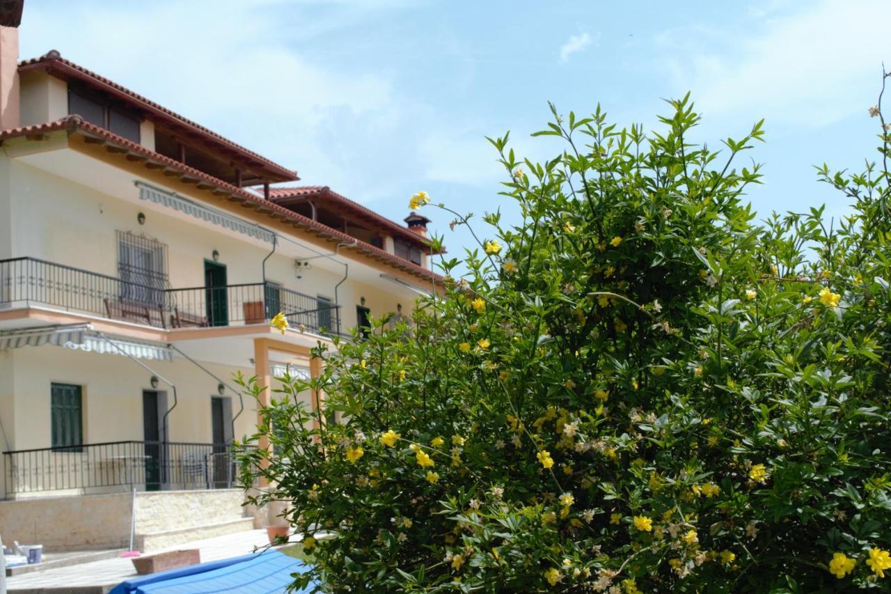 Olivemare Holidays Nea Iraklia Exterior foto