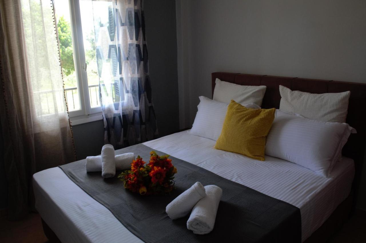 Olivemare Holidays Nea Iraklia Exterior foto