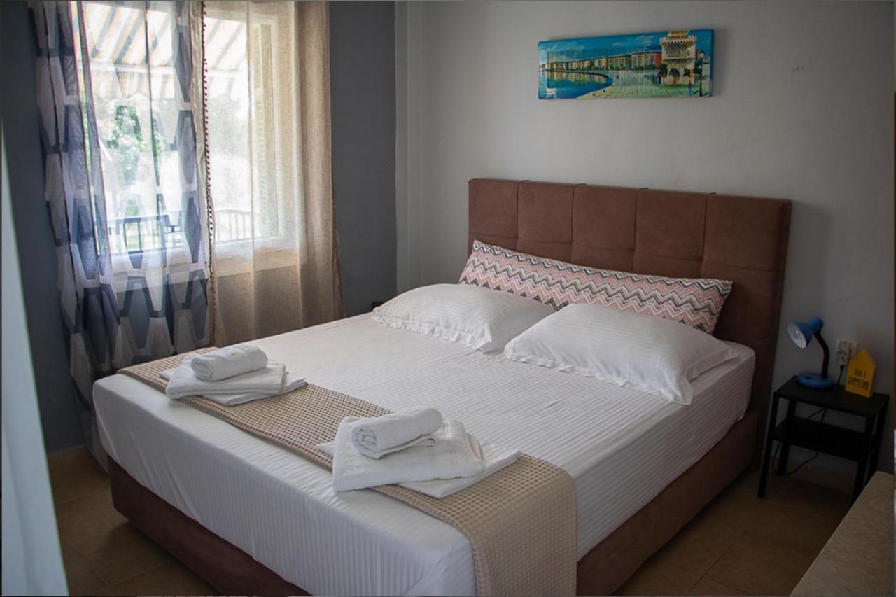 Olivemare Holidays Nea Iraklia Exterior foto